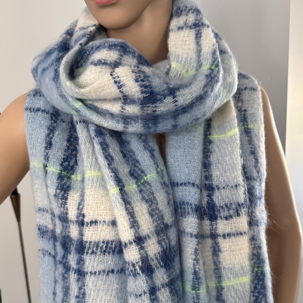 Old Navy Blue and White Scarf